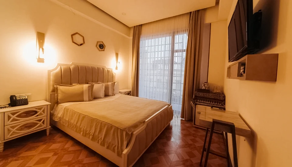 هتل لوکسین تفلیس